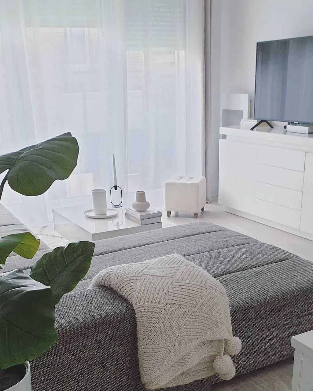 𝕃𝕚𝕧𝕚𝕟 ℂ𝕠𝕞𝕗𝕪™𝕍𝕚𝕕𝕒𝕩𝕃☁˚‘𝕤 Modern High-Gloss Coffee Table
