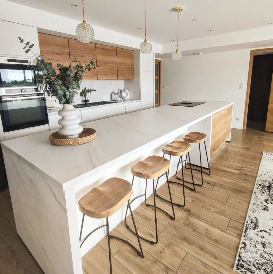 Iconic Gravin Bar Stool Desi